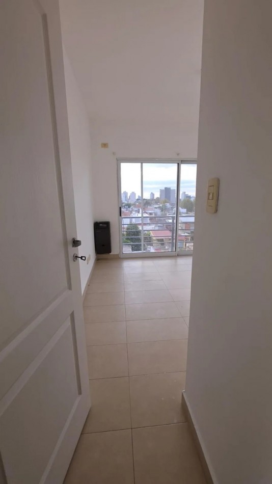 Alquiler Dpto Estilo Duplex Con 2 Dormitorios En Berezategui Centro