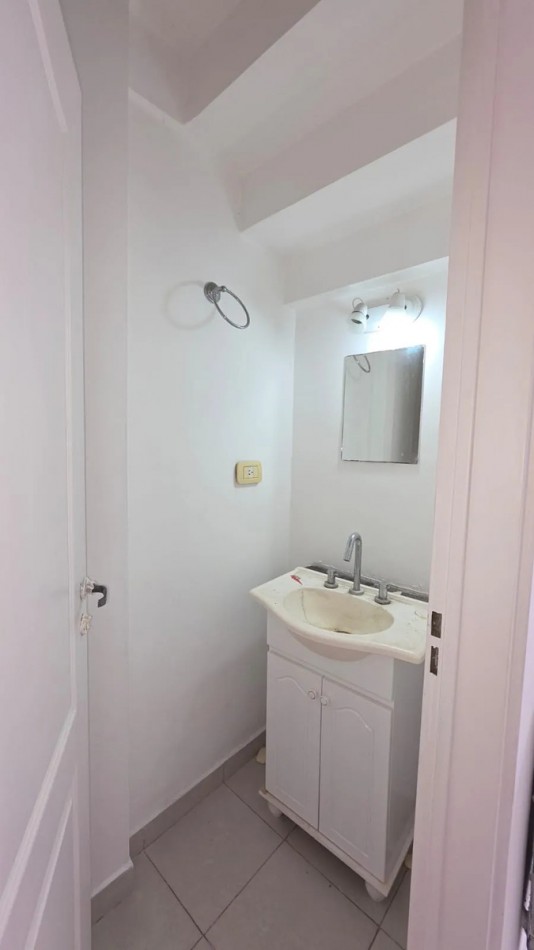 Alquiler Dpto Estilo Duplex Con 2 Dormitorios En Berezategui Centro