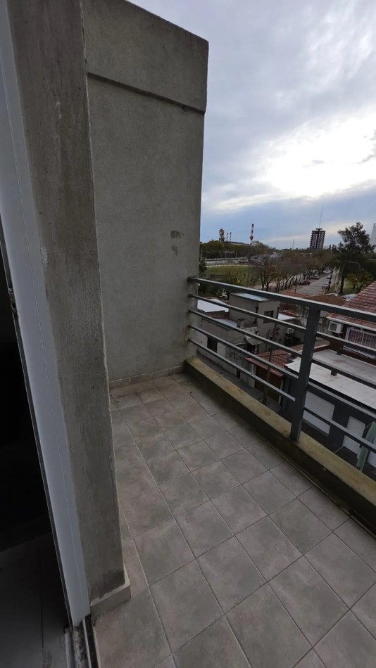 Alquiler Dpto Estilo Duplex Con 2 Dormitorios En Berezategui Centro