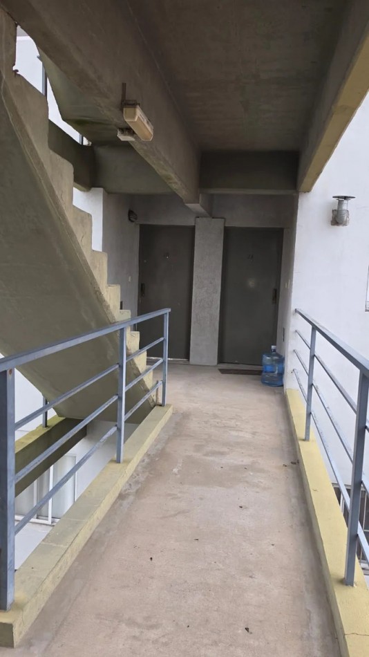 Alquiler Dpto Estilo Duplex Con 2 Dormitorios En Berezategui Centro