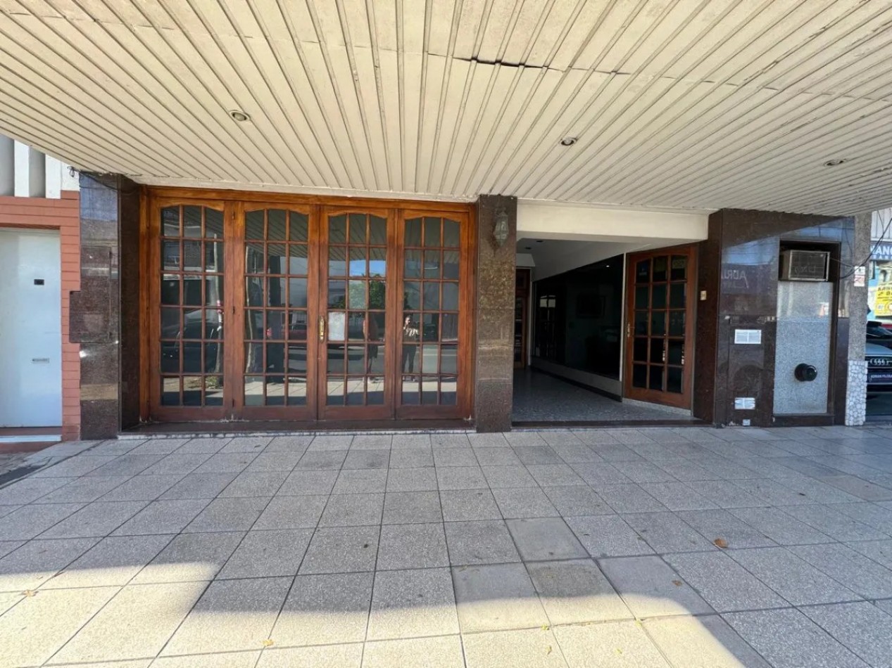 Venta De Local Comercial Y Vivienda En Quilmes. Ideal Emprendimiento Comercial, Inversion, Desarrollo Inmobiliario