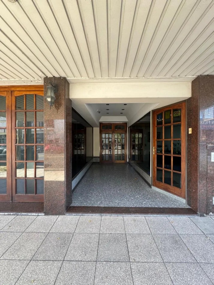 Venta De Local Comercial Y Vivienda En Quilmes. Ideal Emprendimiento Comercial, Inversion, Desarrollo Inmobiliario