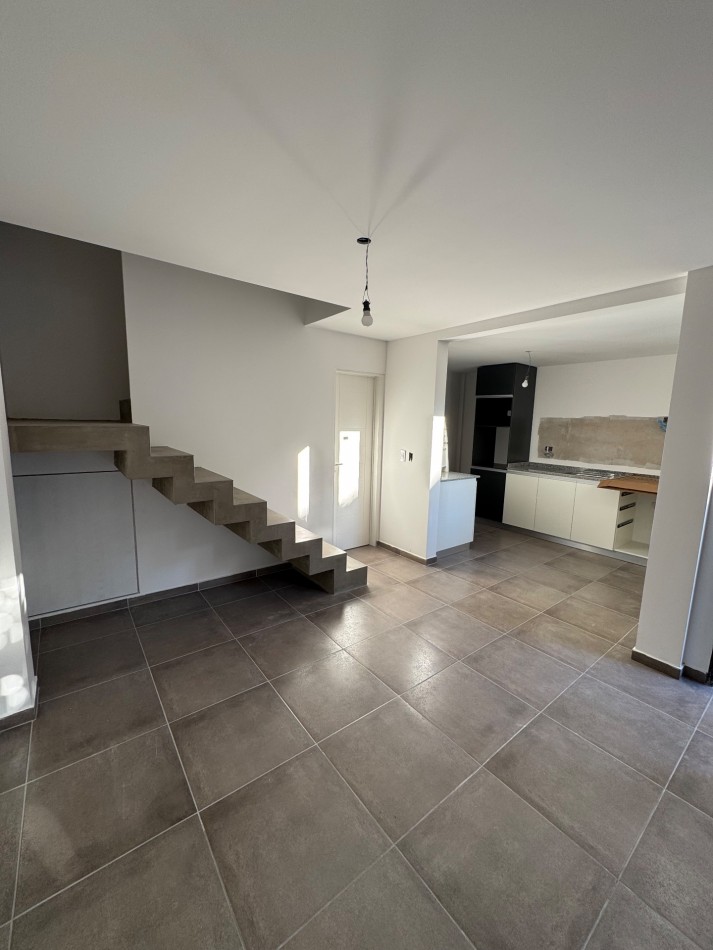 Excelentes Duplex A Estrenar De Tres Ambientes En La Zona De Berazategui