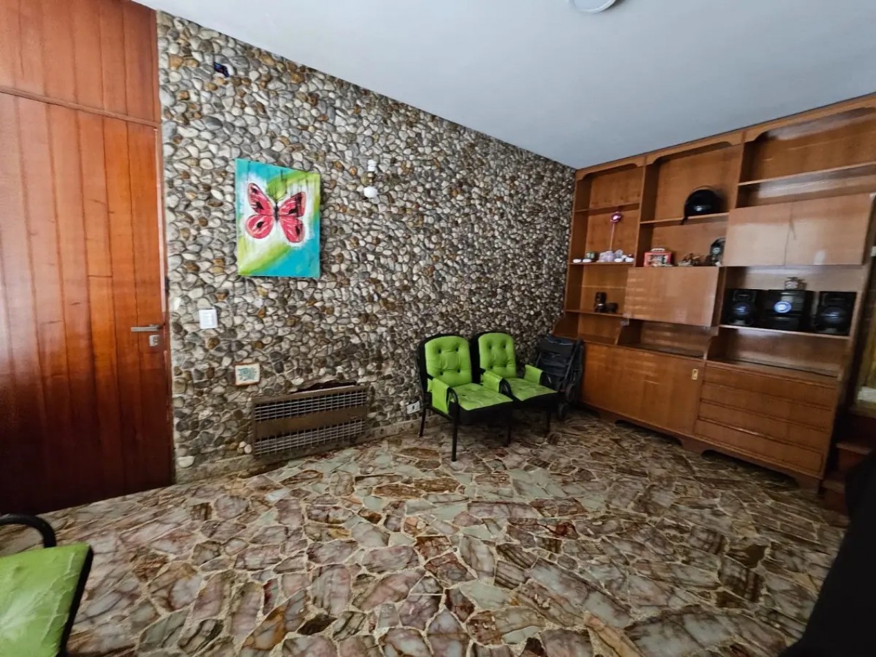Casa 3 Ambientes Con Patio Y Garage Bernal