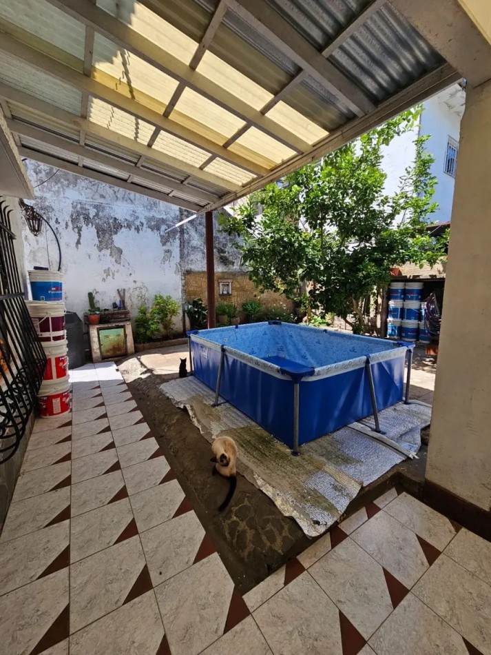 Casa 3 Ambientes Con Patio Y Garage Bernal