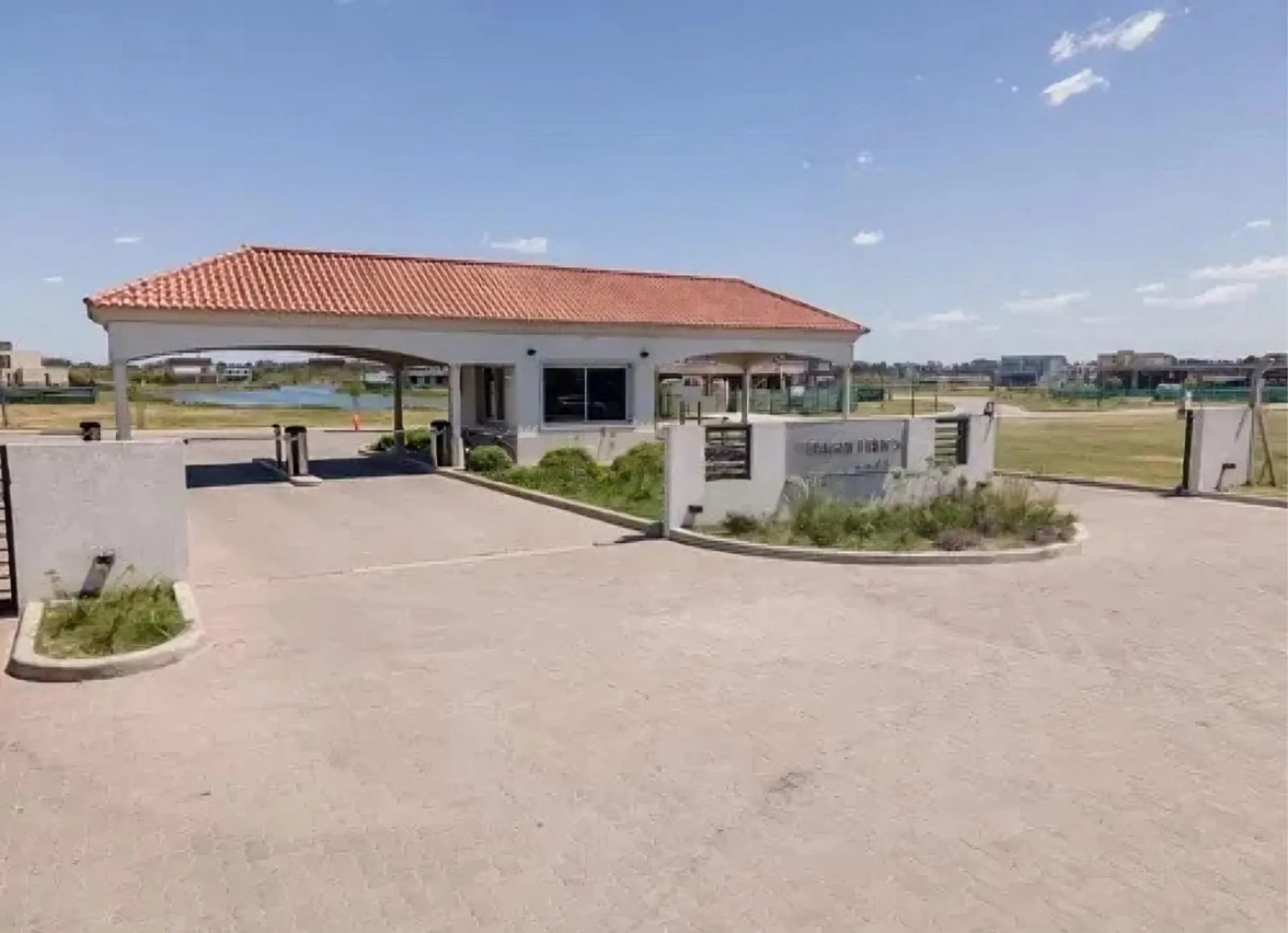 Venta De Lote Con Bajada A Laguna - Magallanes Hudson
