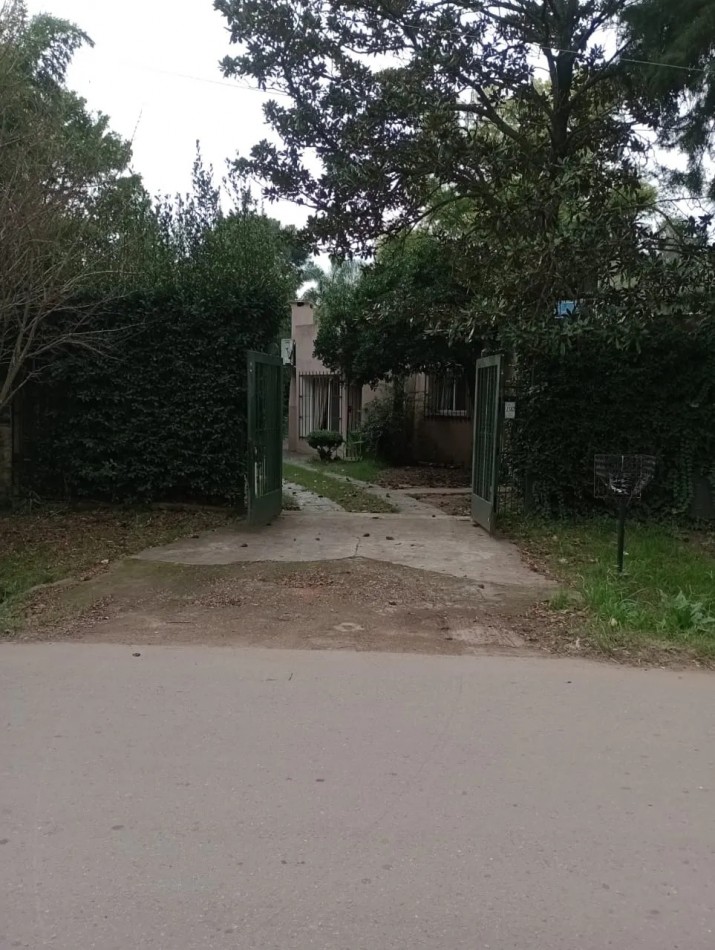 Casa 3 Amb S/640m2 Con Pileta Y Parrilla