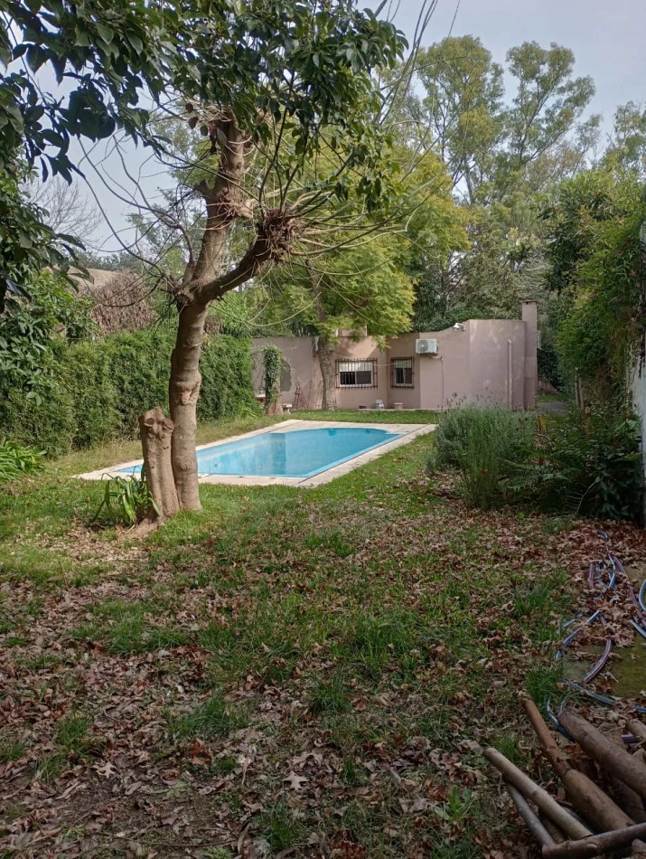 Casa 3 Amb S/640m2 Con Pileta Y Parrilla