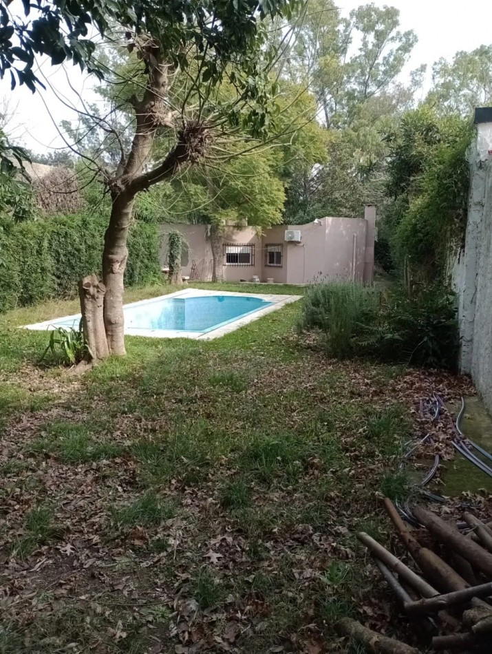 Casa 3 Amb S/640m2 Con Pileta Y Parrilla