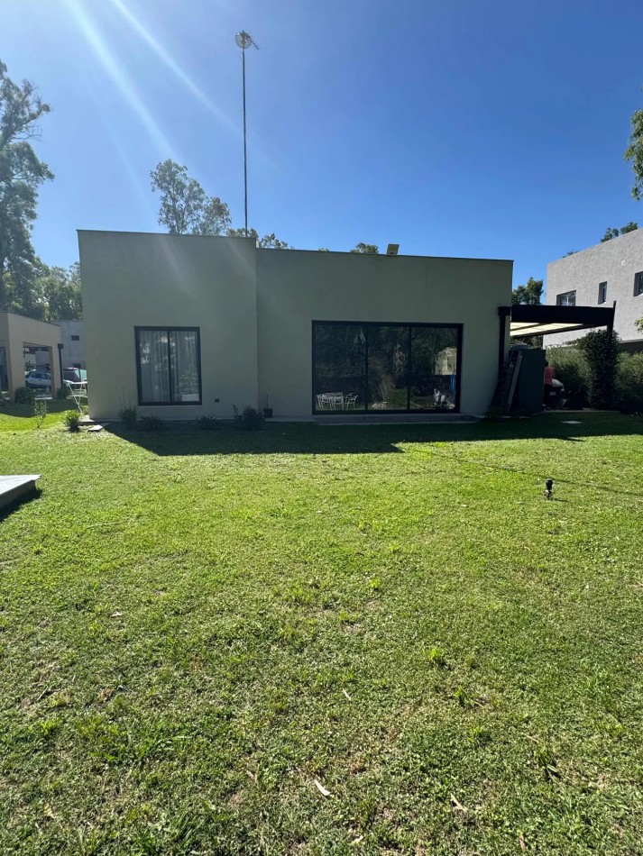 Casa En Venta En La Arbolada Berazategui