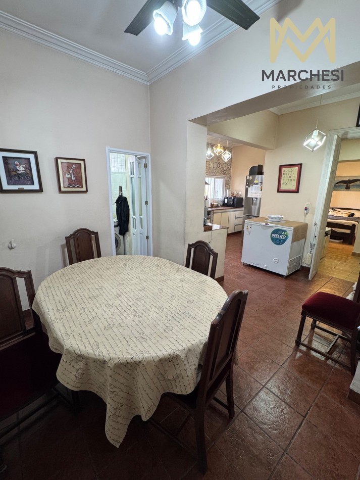 Casa/ Casona Tradicional Con Mucho Parque En Bernal Oeste Centro Con Gran Terreno