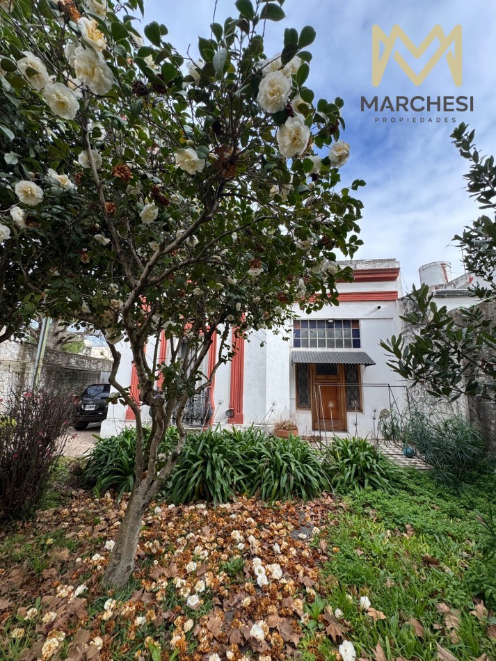 Casa/ Casona Tradicional Con Mucho Parque En Bernal Oeste Centro Con Gran Terreno