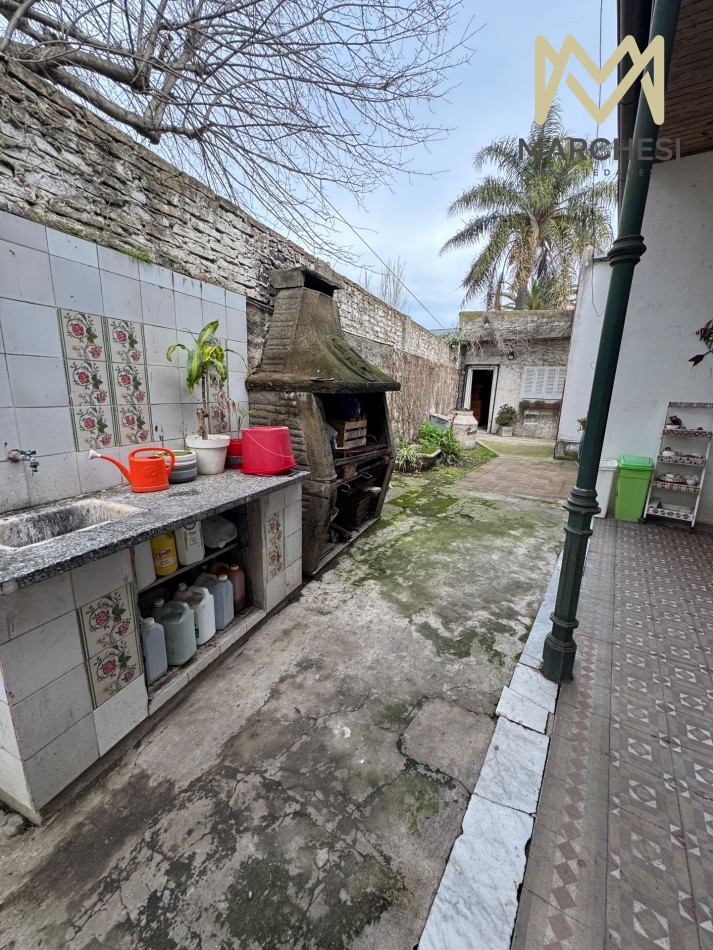 Casa/ Casona Tradicional Con Mucho Parque En Bernal Oeste Centro Con Gran Terreno