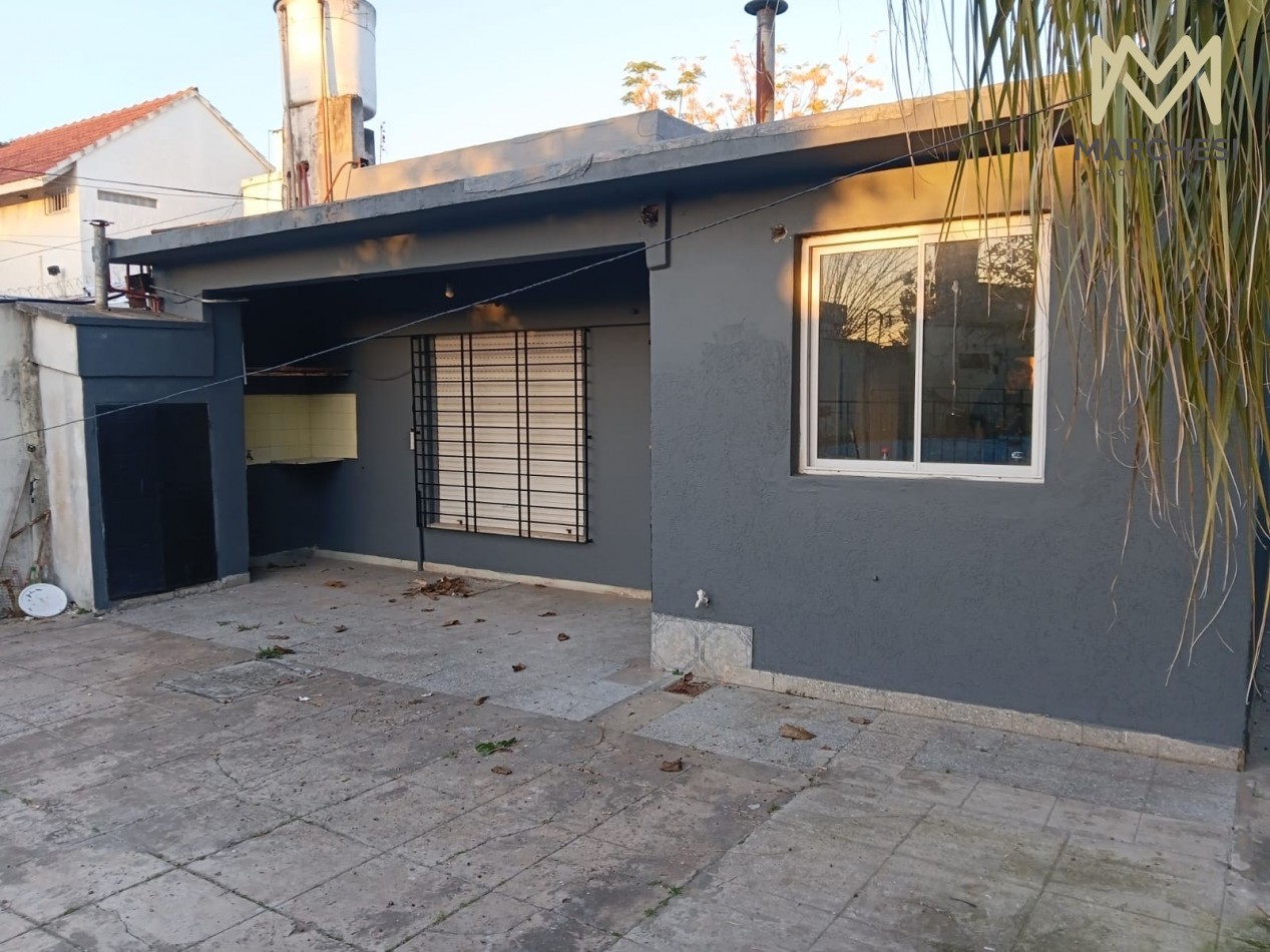 Casa En Quilmes Oeste 3 Amb Con Pileta