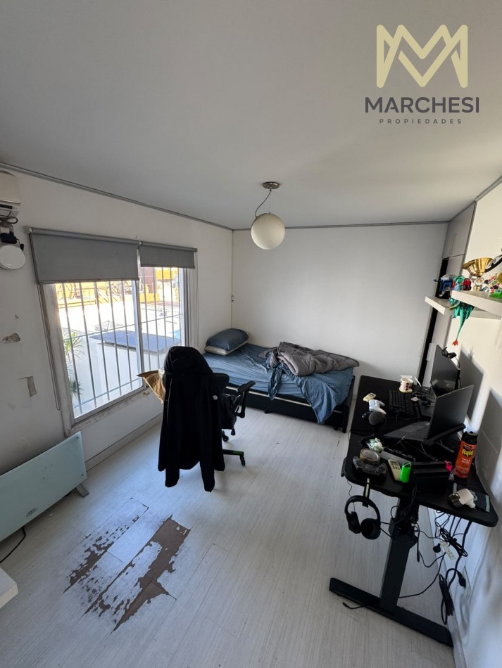 Venta casa con jardin, pileta y garage en Quilmes 