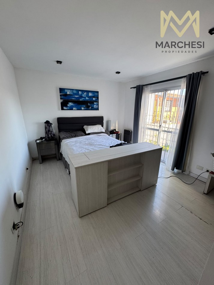 Venta casa con jardin, pileta y garage en Quilmes 