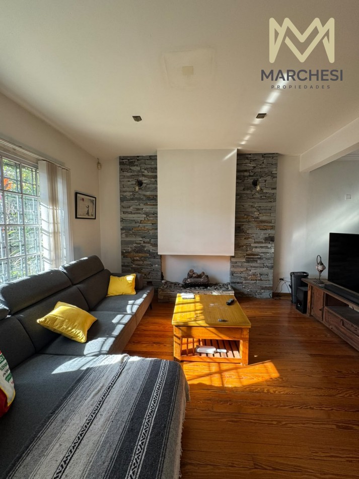 Venta casa con jardin, pileta y garage en Quilmes 