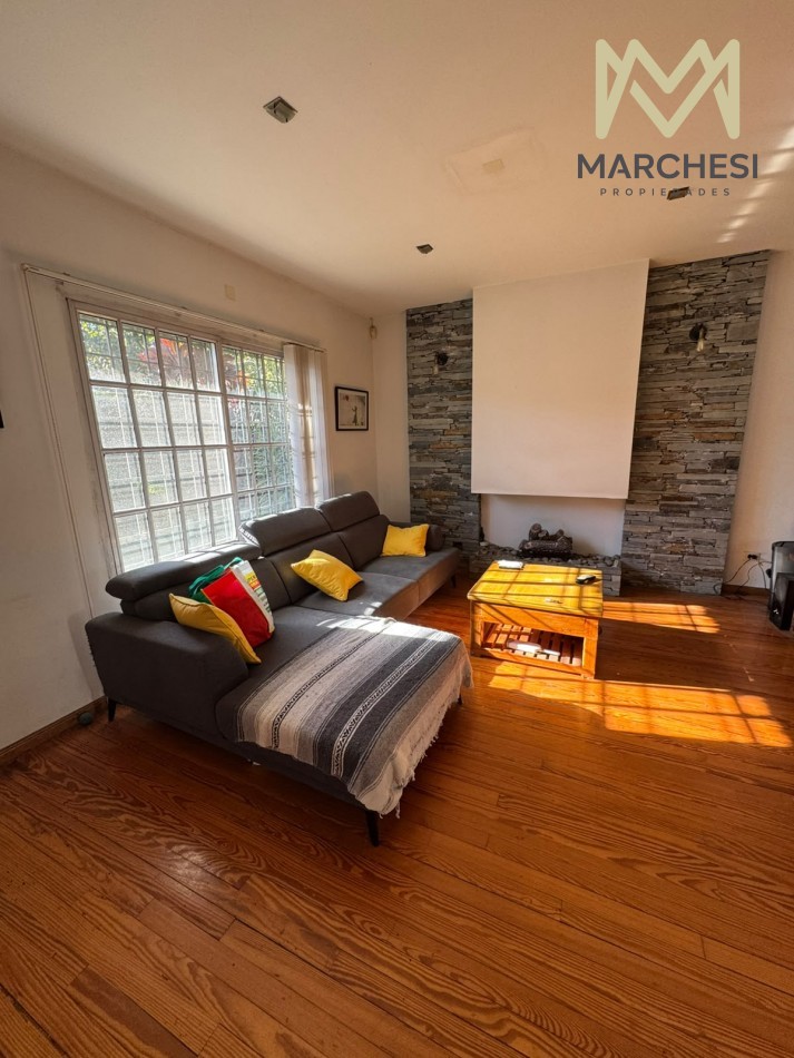 Venta casa con jardin, pileta y garage en Quilmes 