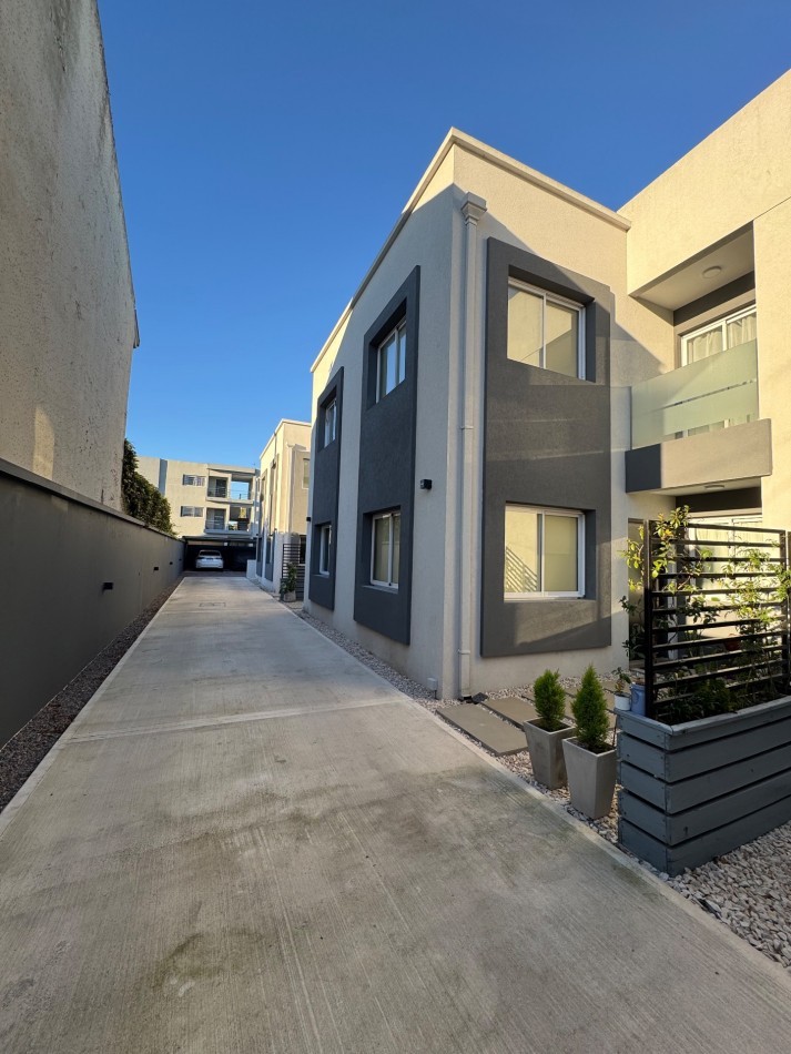 Excelentes Duplex A Estrenar De Tres Ambientes En La Zona De Berazategui