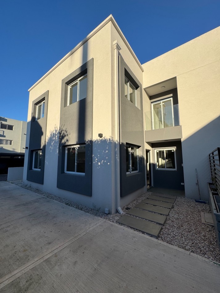 Excelentes Duplex A Estrenar De Tres Ambientes En La Zona De Berazategui