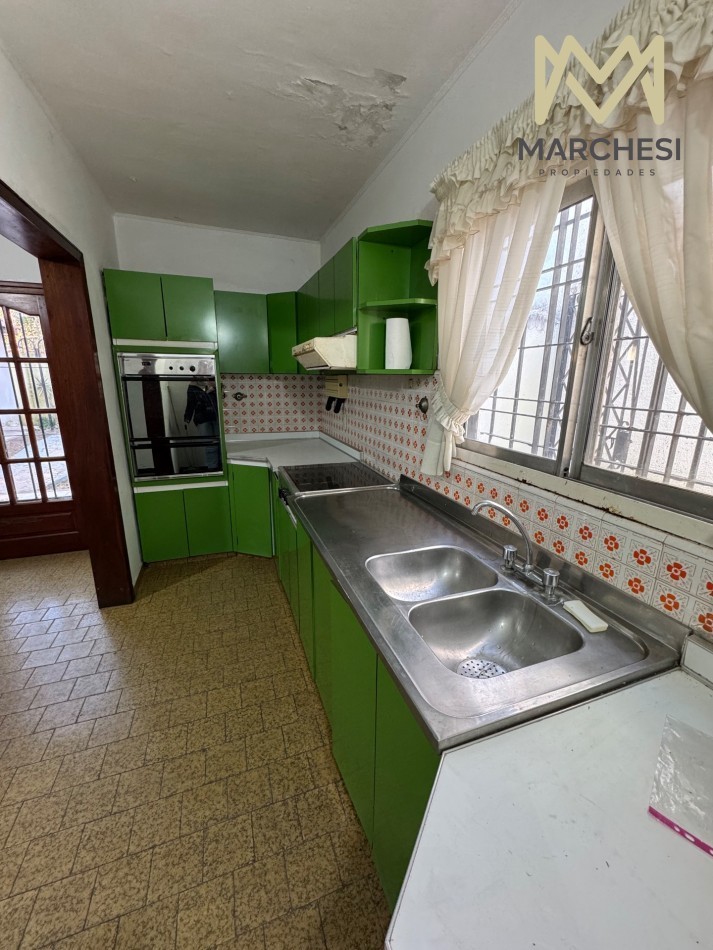 Casa 5 Amb. Con Pileta Y Garage En Quilmes Oeste