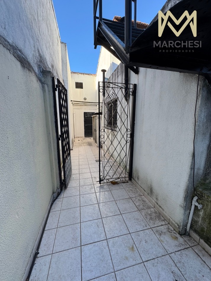 Casa 5 Amb. Con Pileta Y Garage En Quilmes Oeste