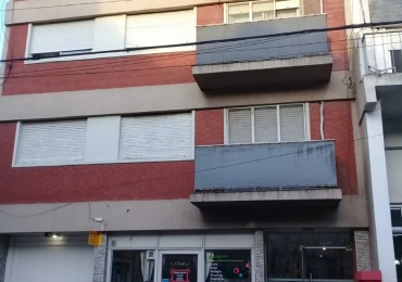 Venta Depto En Berazategui Centro, 3 Ambientes Con Cochera, Apto Credito