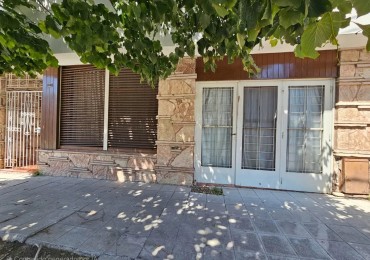 Casa 3 Ambientes Con Patio Y Garage Bernal