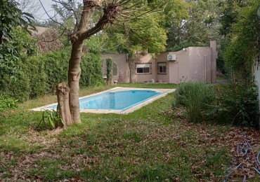 Casa 3 Amb S/640m2 Con Pileta Y Parrilla