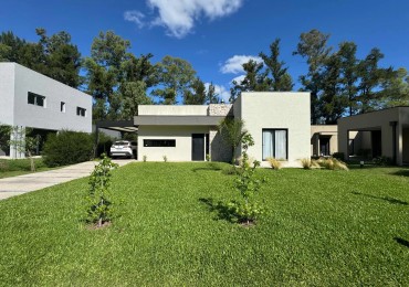Casa En Venta En La Arbolada Berazategui
